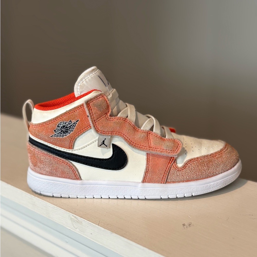 Jordan 1 Mid Alt SE Orange Suede GS DZ4470-800 Kids Youth Size 2Y - Picture 5 of 9